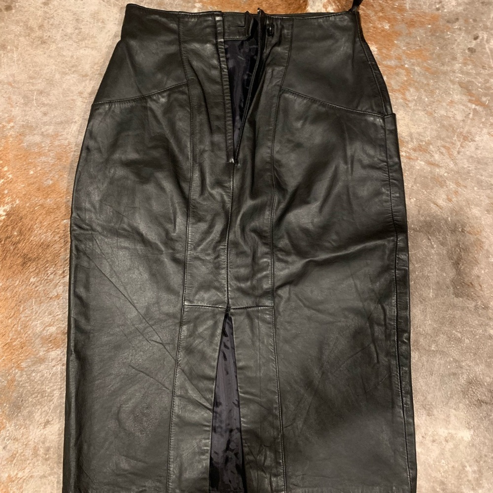 Avanti Black Midi Pencil Skirt with Slit